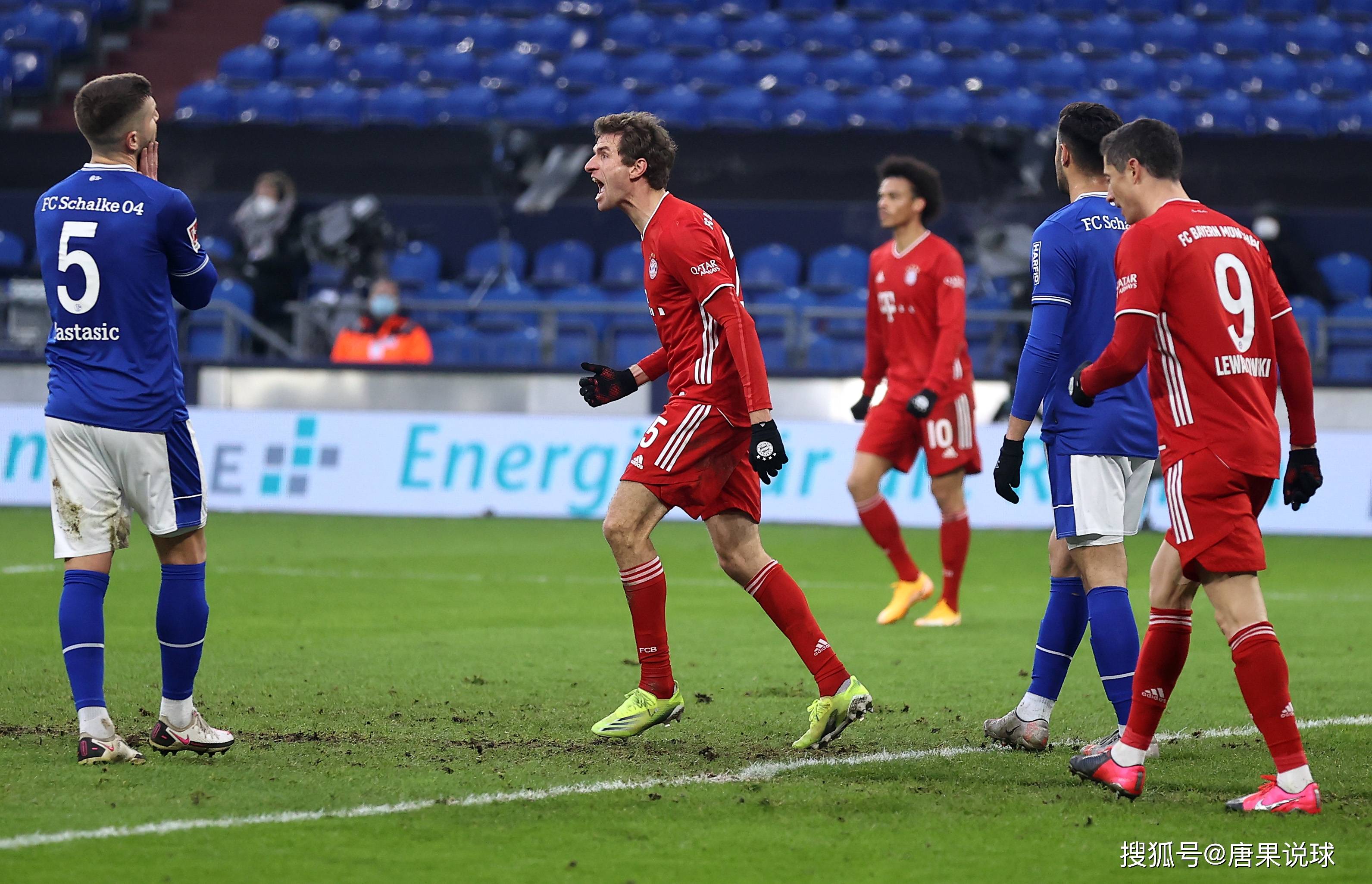 包含又见绝平！那不勒斯与费内巴切鏖战至终场，德约科维奇读秒救主的词条